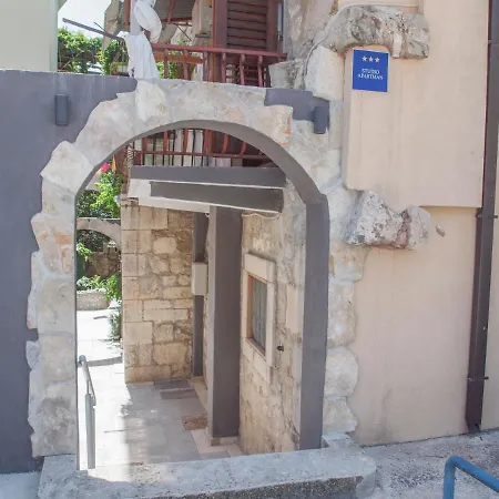 Lanterna Apartment Makarska