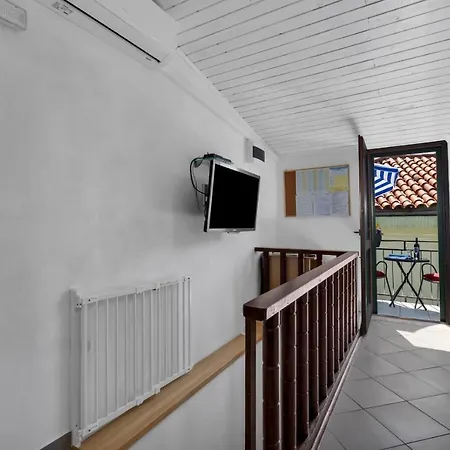 Lanterna Apartment *